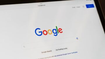 Niemiecki sąd: Google odpowiada za błędne informacje w AI Overviews