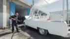 Papamobile Franciszka przerobione na klinikę dla dzieci w Gazie
