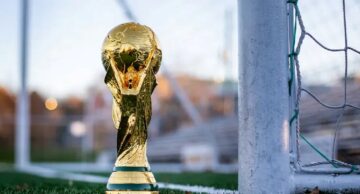 Przerwa na wodę czy na reklamę? TVP wchodzi z pełnymi spotami w środek meczów mundialu