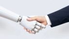 PKO BP wdrożył pierwszego agenta AI. Ma skrócić obsługę maili nawet o 70 proc.