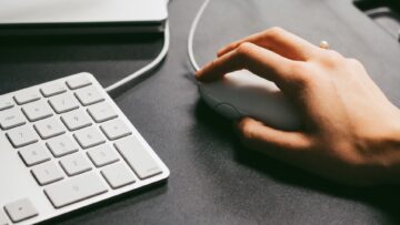 Krystyna Czubówna opowiada o wymieraniu… myszy komputerowej
